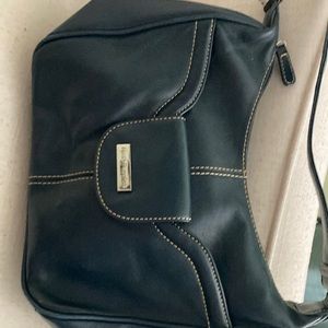 Hush puppy brand shoulder purse. Teal colored, leather. Medium sized bag.